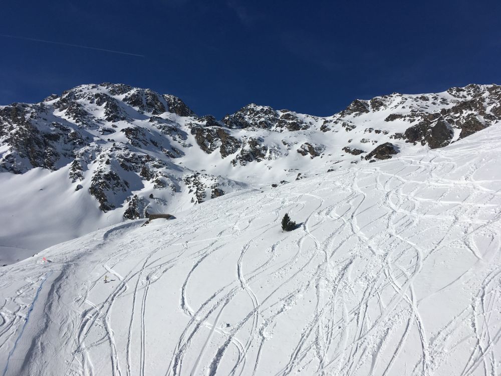 So many marks on the freeride area of Creussans