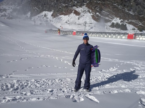 Steve going for a sledge on the slopes of Arinsal
