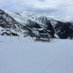 The chairlift Port Negre reaches the top of Arinsal